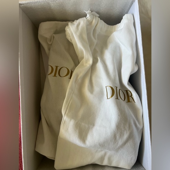 Dior slides - Picture 6 of 9